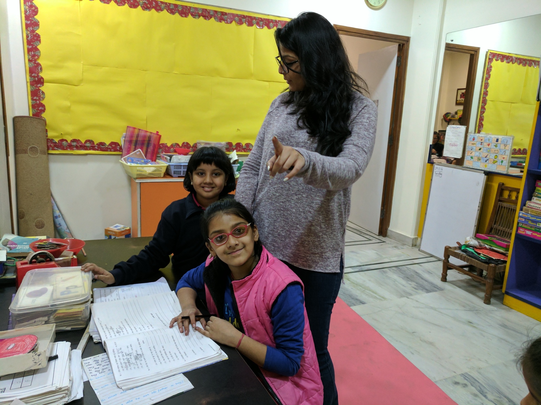 Banee teaching students at BLC, moment 2